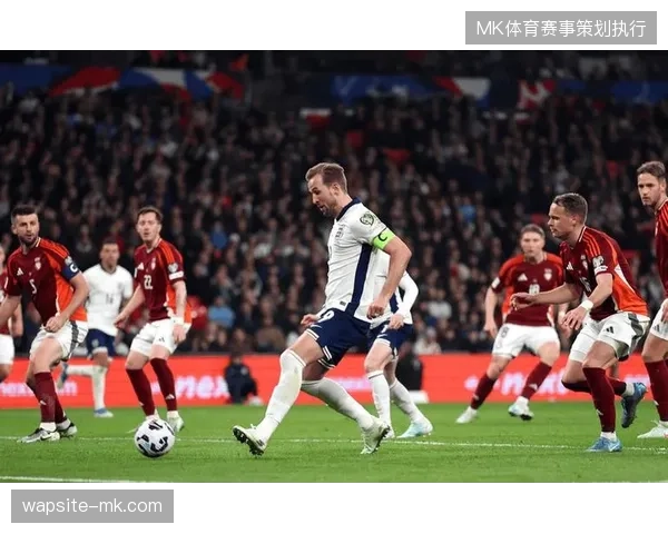 凯恩俱乐部赛季进球效率惊人，英格兰队需围绕其优化传中战术以激活世界杯火力